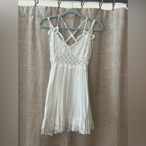 White Lace Sleeveless Dress